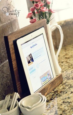 Easy Wood iPad Stand for $3