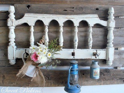 DIY Pallet Headboard