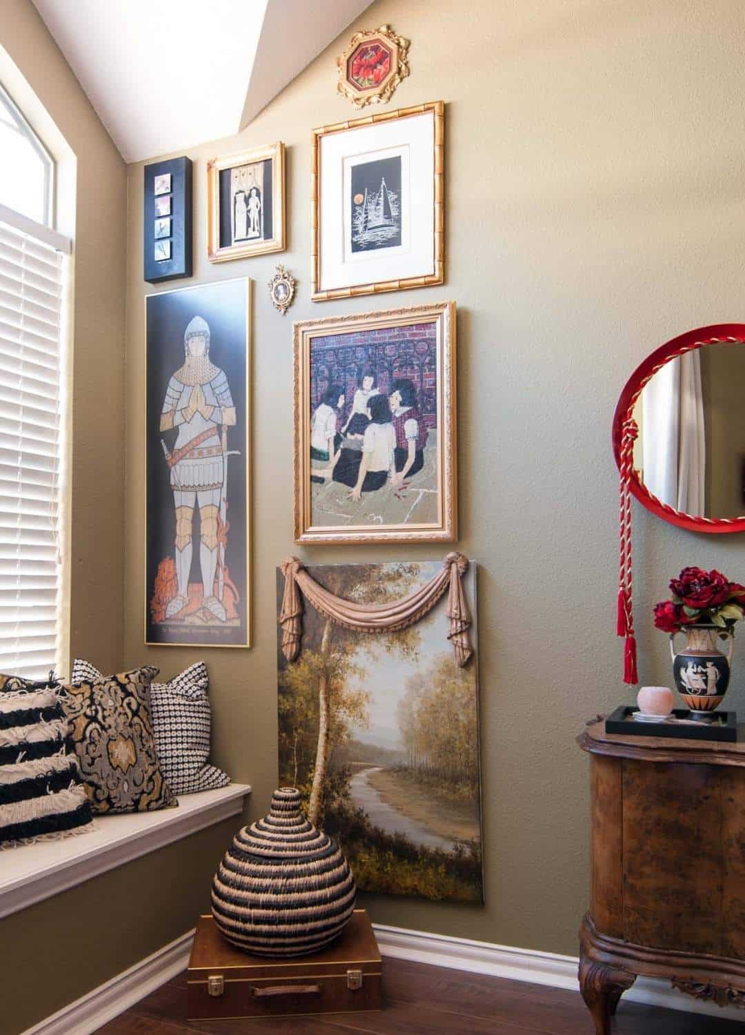 Eye Catching DIY Details for Your Bedroom Decor art