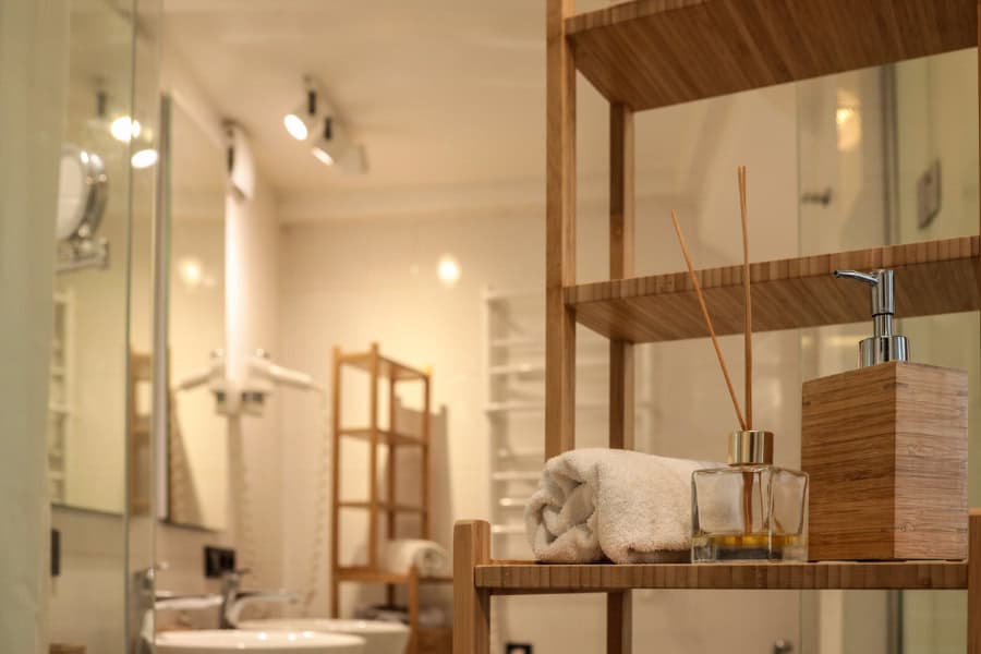 clean bathroom shelf ex