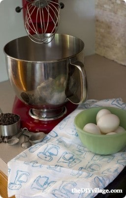 Easy Hand-Stamped Kitchen Towel