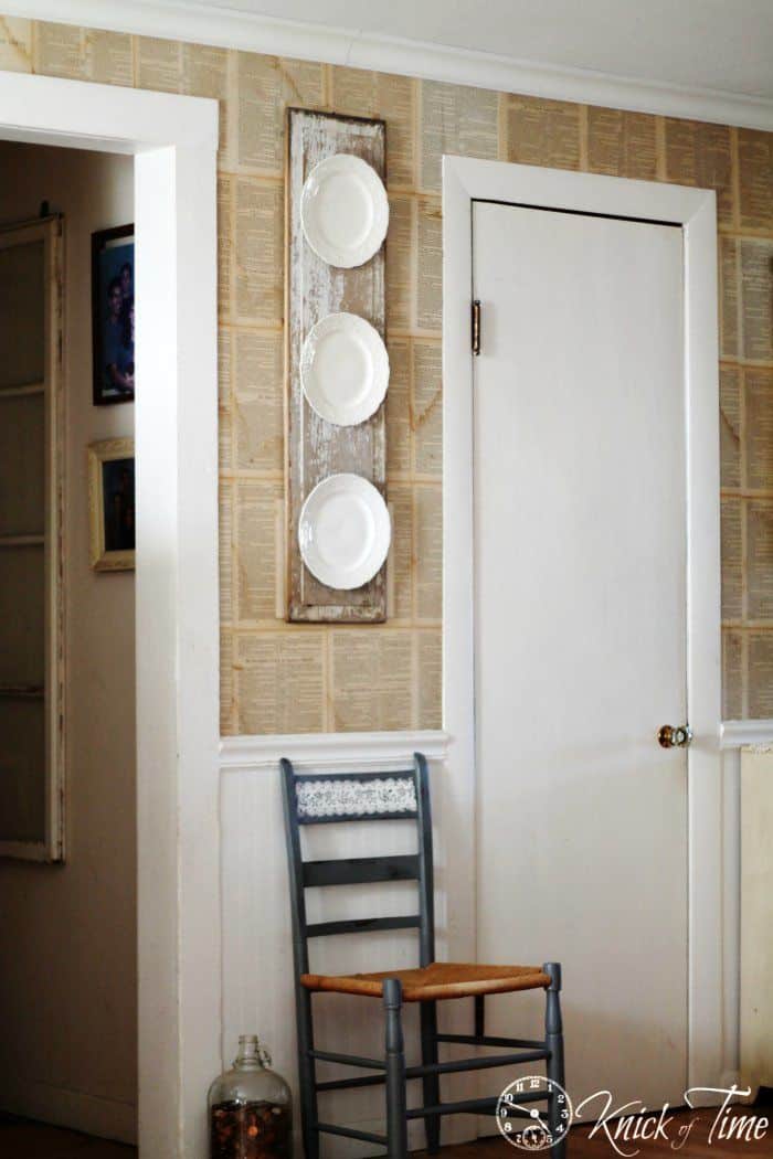 DIY Vintage Plate Display