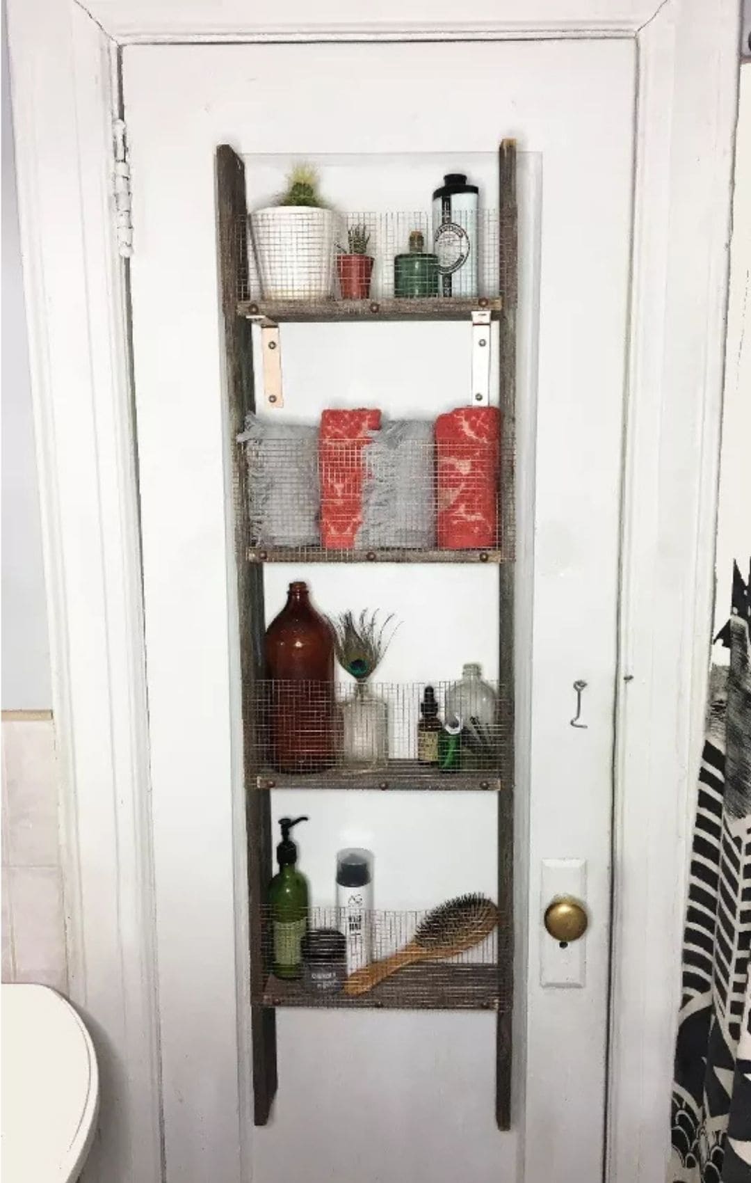 Stylish DIY Shelf Made from an Old Ladder