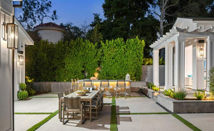 backyard table setup