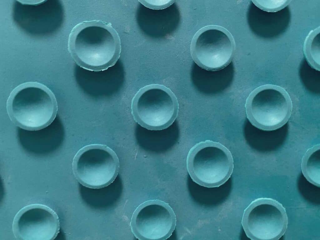 Bath Mat Won’t Stick to Tub? Try These Easy DIY Fixes