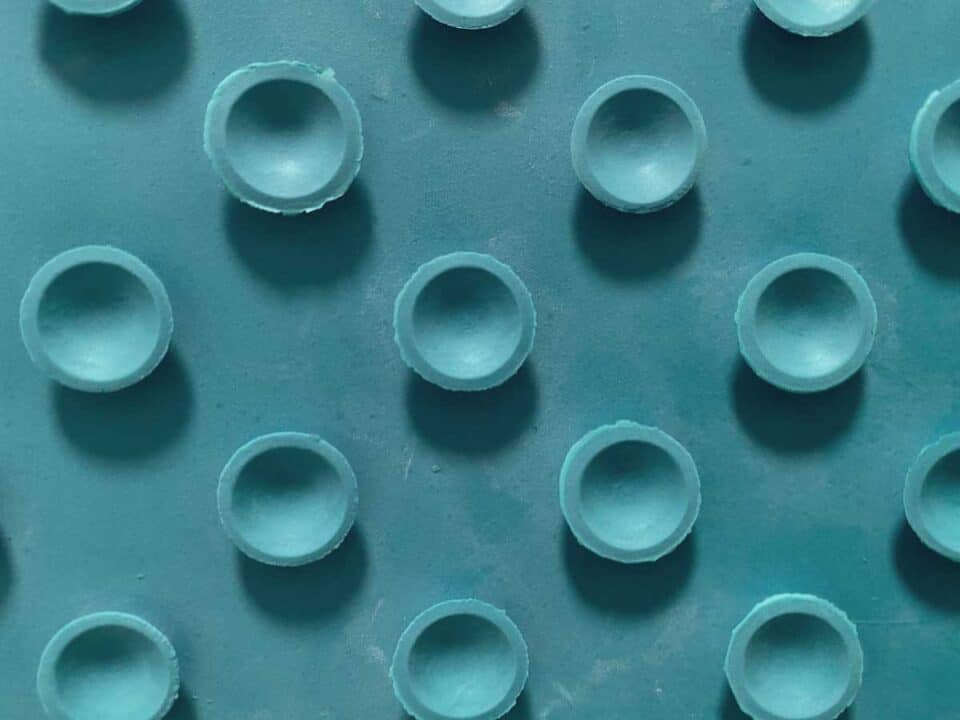 Bath Mat Won’t Stick to Tub? Try These Easy DIY Fixes